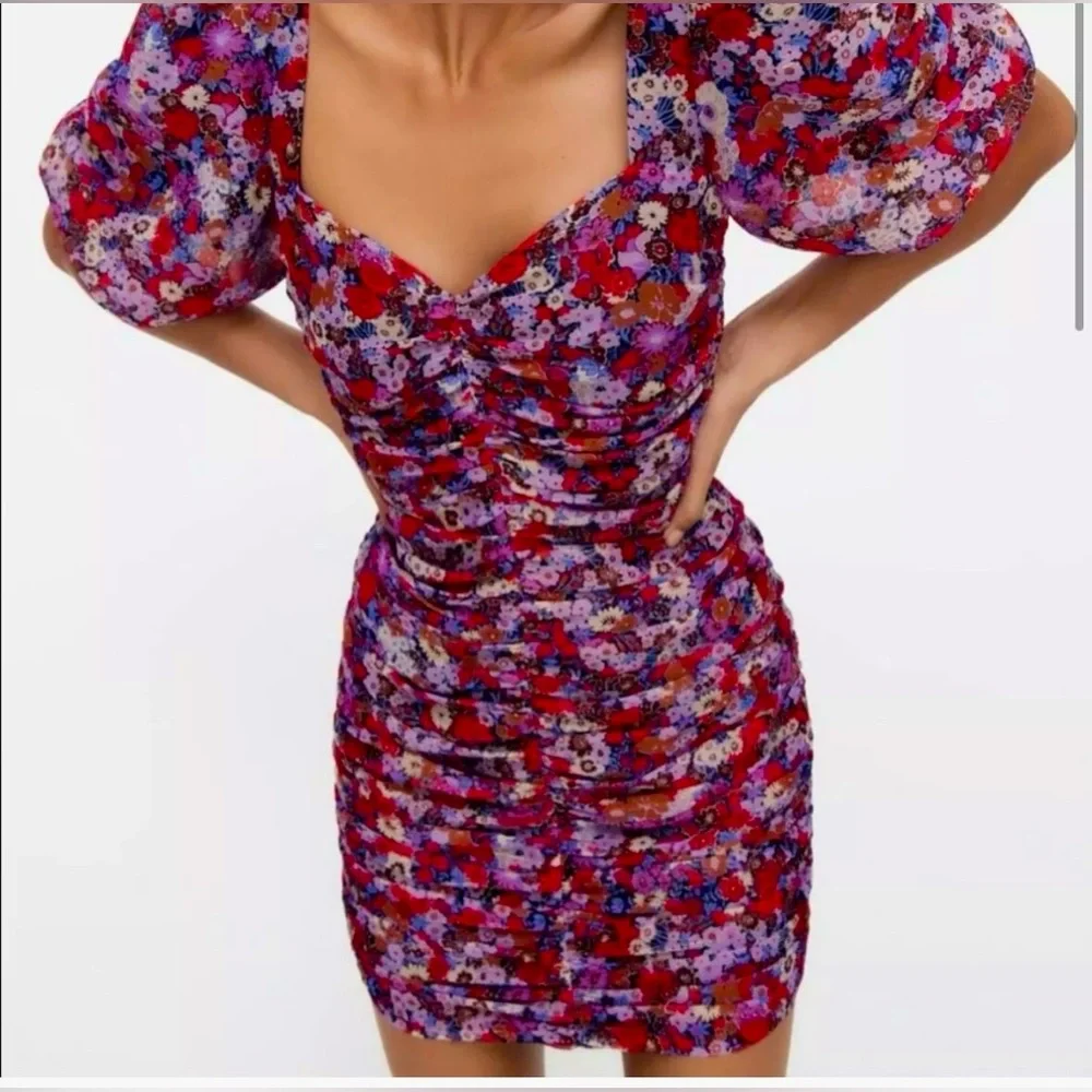 SOLD 💖NWOT Zara Mini Floral Dress Sz Small - Picture 2 of 7